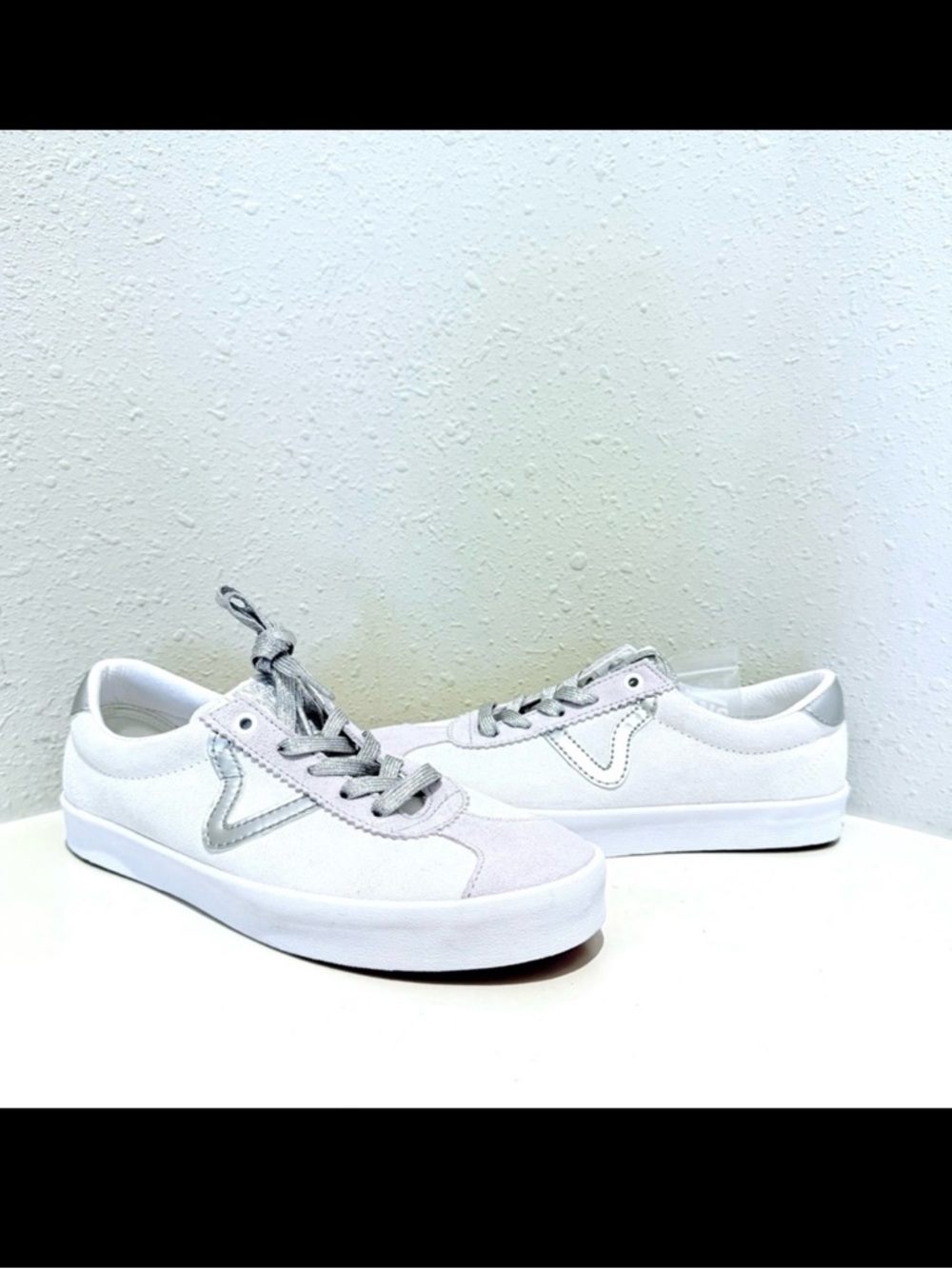 Vans Metallic Vintage Suede Marshmallow Silver Unisex Sneakers Sz W 8.5 M 7 NEW